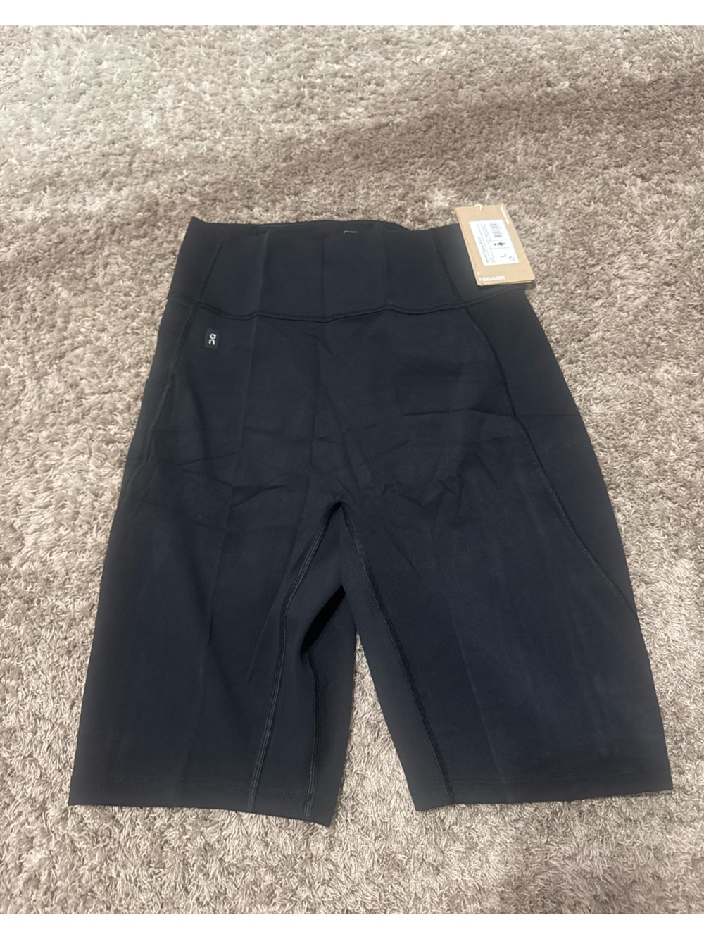 On cloud Studio Tights Short
